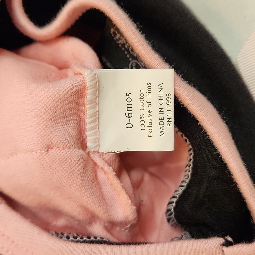 💗🖤0-6 month Ruffles onsie🖤🩷 - Picture 6 of 7